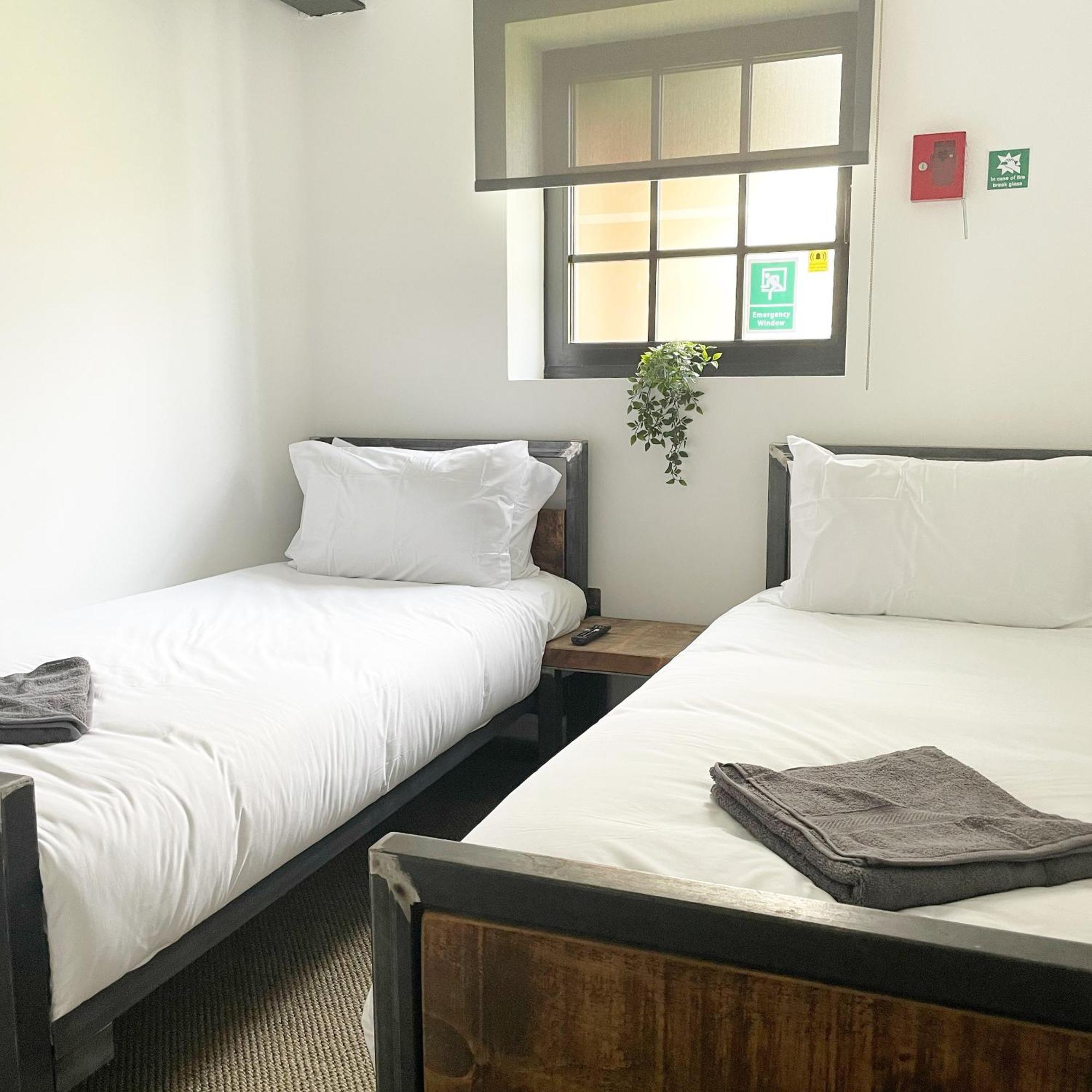 Booking Urban At Halstead Холстед Экстерьер фото